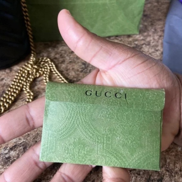 Gucci Marmont Bucket Bag - Picture 7 of 9